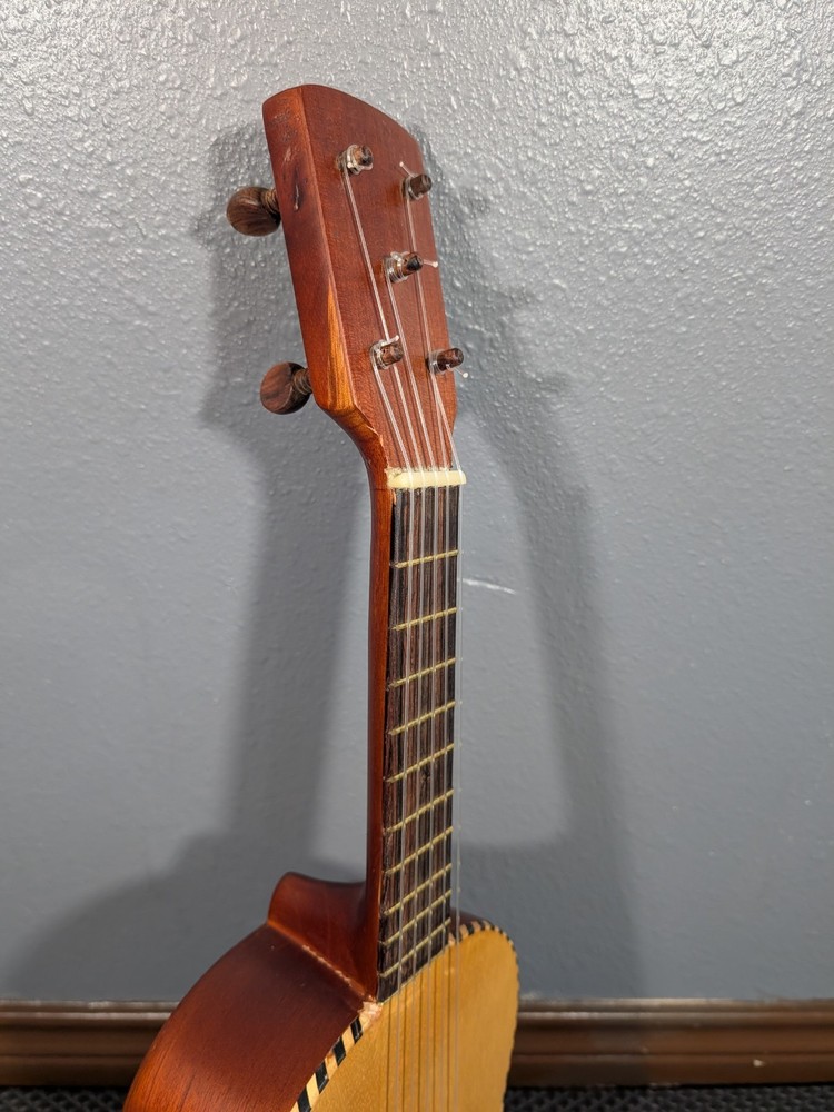 Jarana Huasteca de Cedro, Buzzing, Read Description