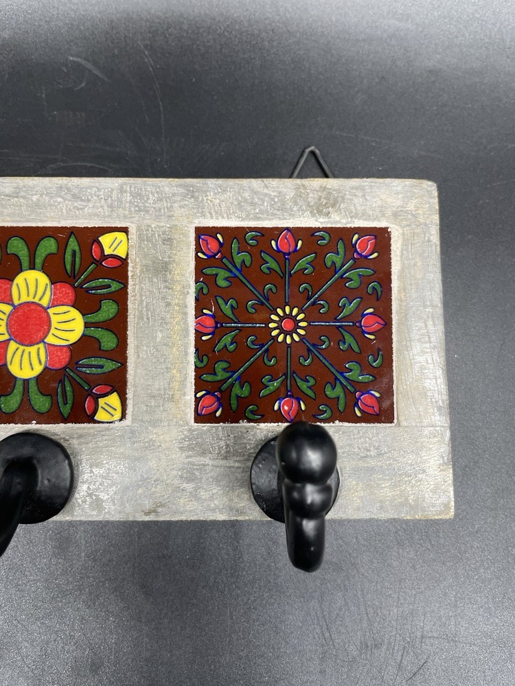 Wood And Decorative Ceramic Tile Wall Hook Key Holder