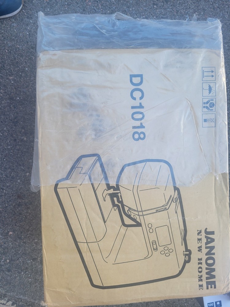 Janome DC1018 Computerized Sewing Machine Brand New In Box