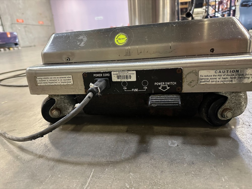 Skytron ELITE 6001 Surgical Table