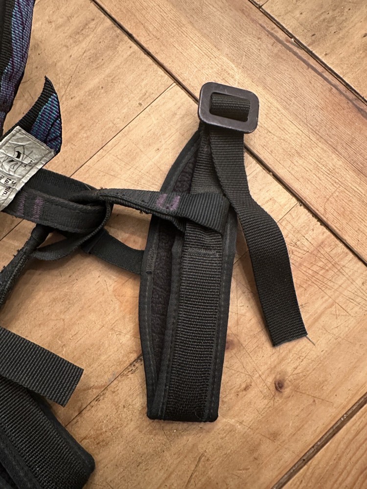 REI Climbing Harness Size M, ? 40” No Tag