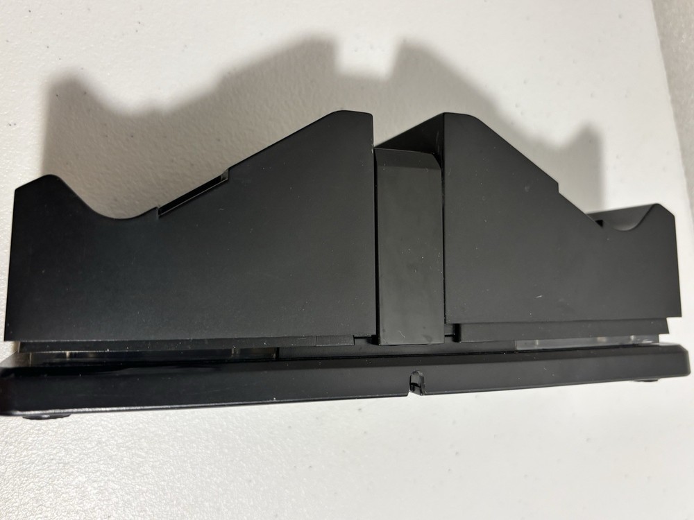 PowerA CPFA141325-02 DualShock 4 Controller Charging Station Tested Working