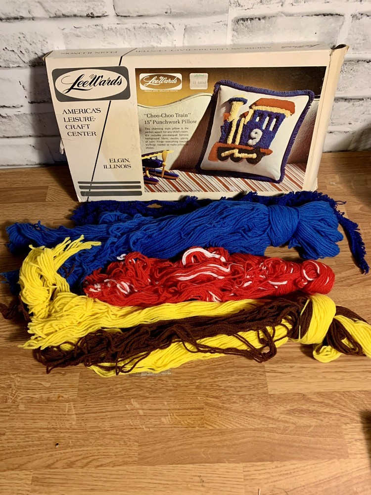 VTG LEEWARDS PUNCHWORK PILLOW KIT 15” CHOO-CHOO TRAIN