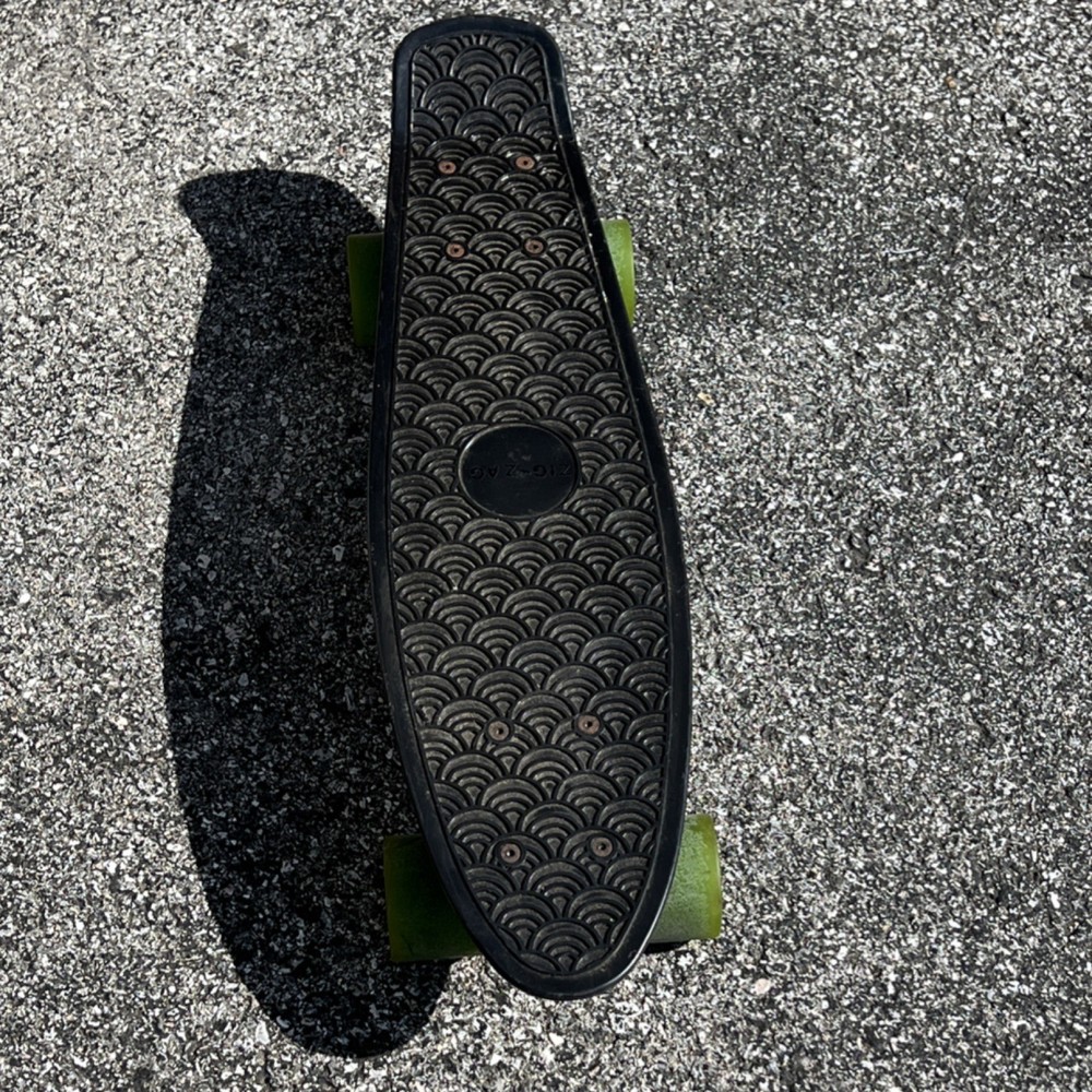 OBEY Complete Skateboard Black Deck Green Wheels Plastic Material