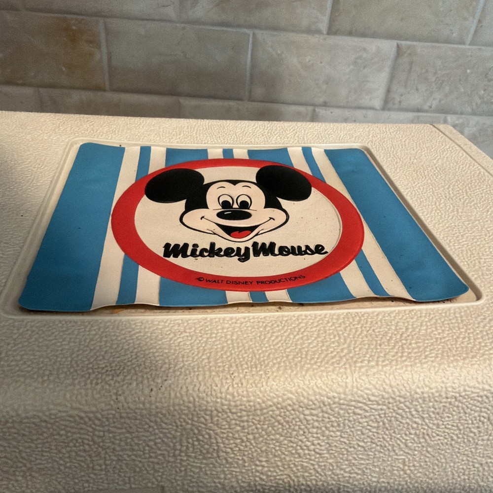 Vintage Mickey Mouse 2 Speed Solid State Phonograph Plays 33s & 45 Records spins