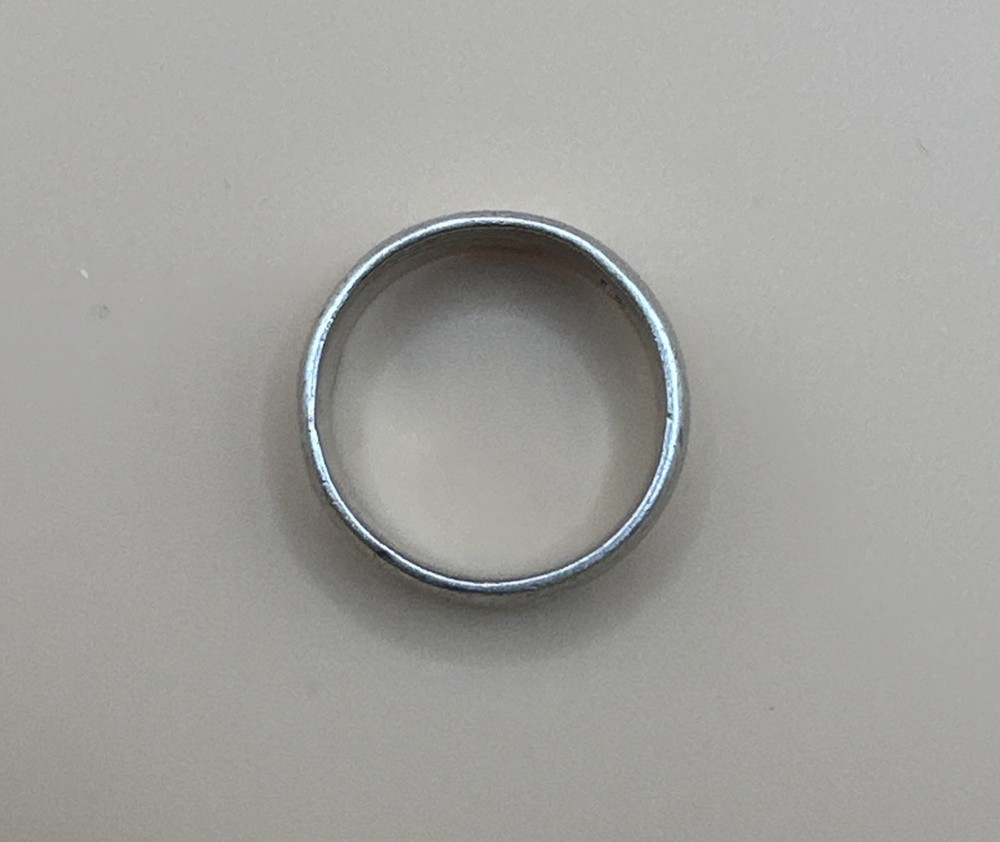 925 Sterling Silver Band Ring / Size 11.75￼