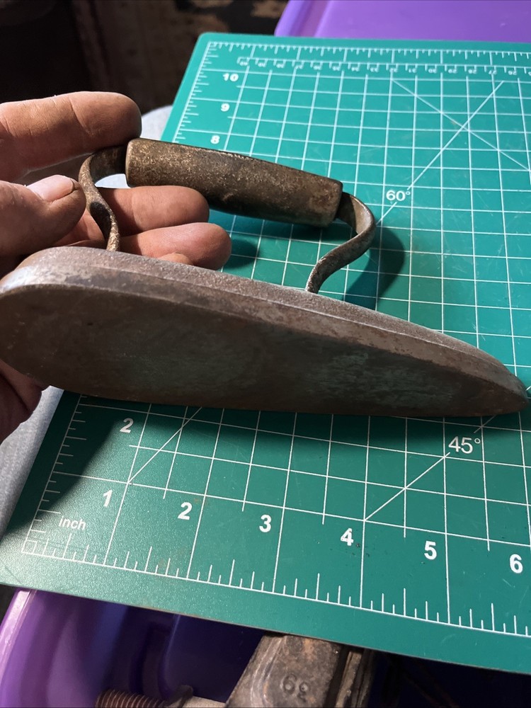 B&D 2 Lb 12oz Hand Iron for ironing/ Door Stop/ Display. Nice