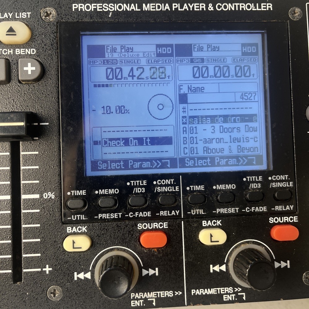 Denon DN-HD2500 Professional Media Player & Controller Dual Deck DJ Controller