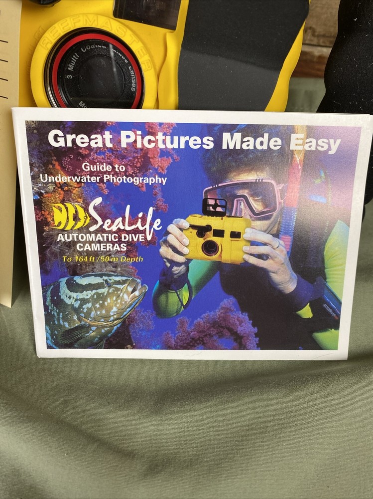 SeaLife Camera Kit With Camera, Enclosure, Flash And Case WORKS!!