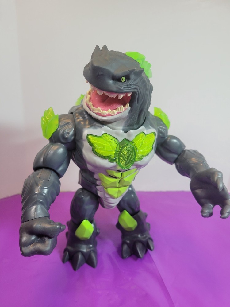 Beast Lab Mahem Megashark Lights Sounds Interactive Tested 7.5"