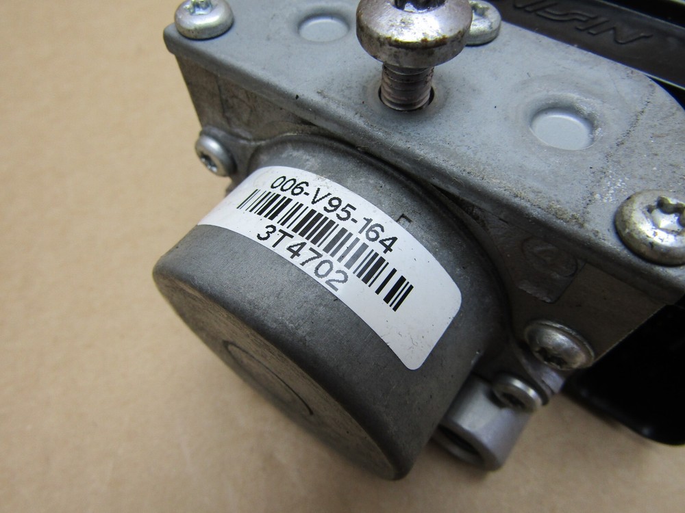 Triumph Tiger 800 XCA 2018 13,780 miles ABS pump control unit module (13037)