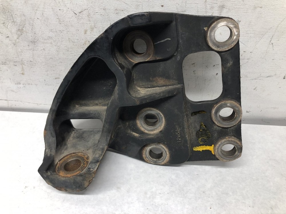 Cummins ISX15 Right/Passenger Engine Mount - Used | P/N 6091047C1