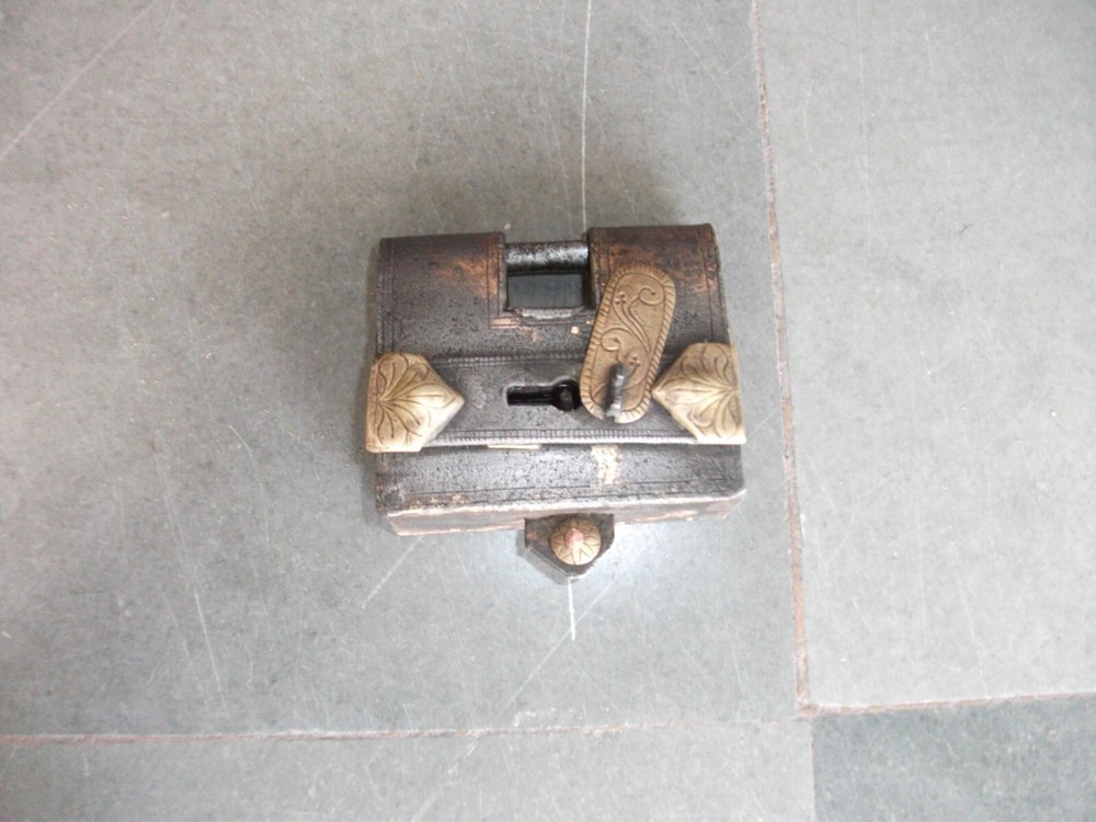 Vintage Iron Engraved Brass Fitted Handcarfted Solid Padlock