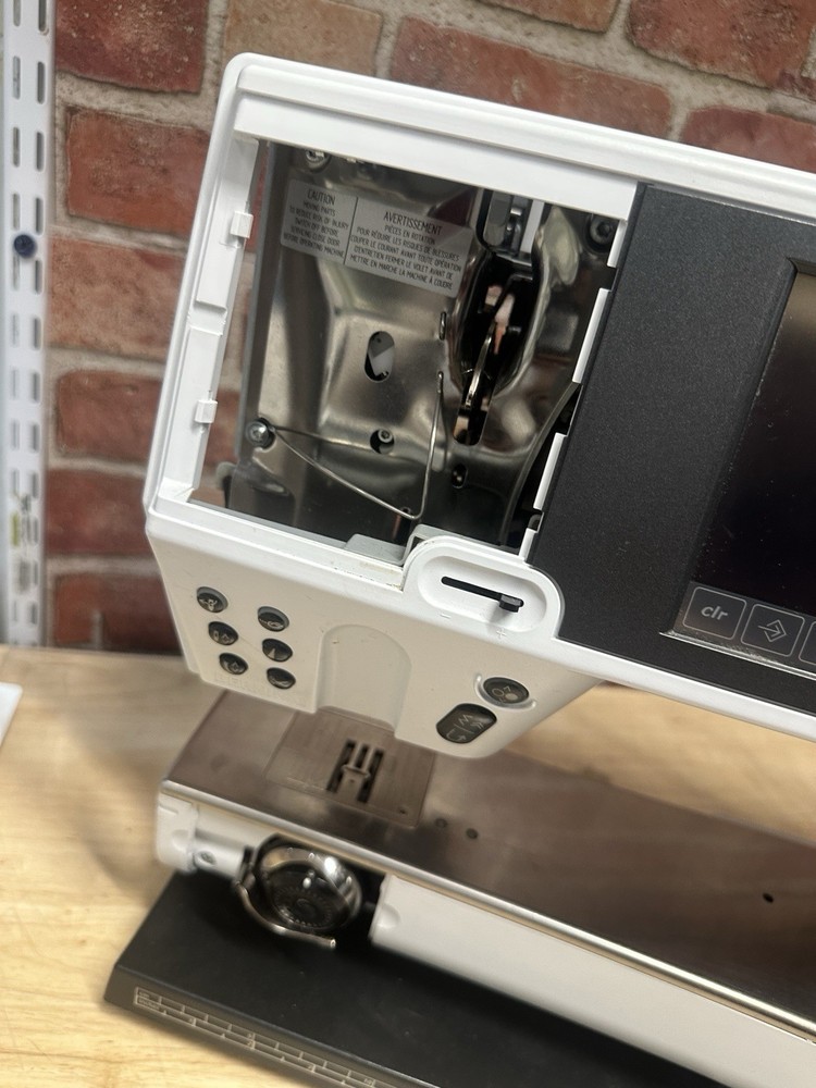 Bernina 820 Computerized Sewing Machine For Parts Only(read)