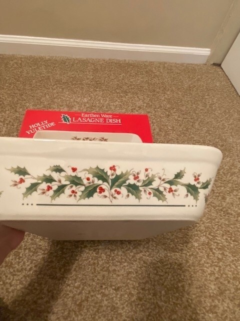 Earthenware Holly Yuletide Lasagna Dish