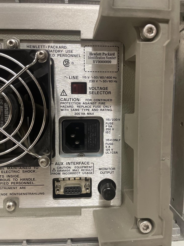 HP 8590B SPECTRUM ANALYZER W/19'' RACKMOUNTABLE FRAME