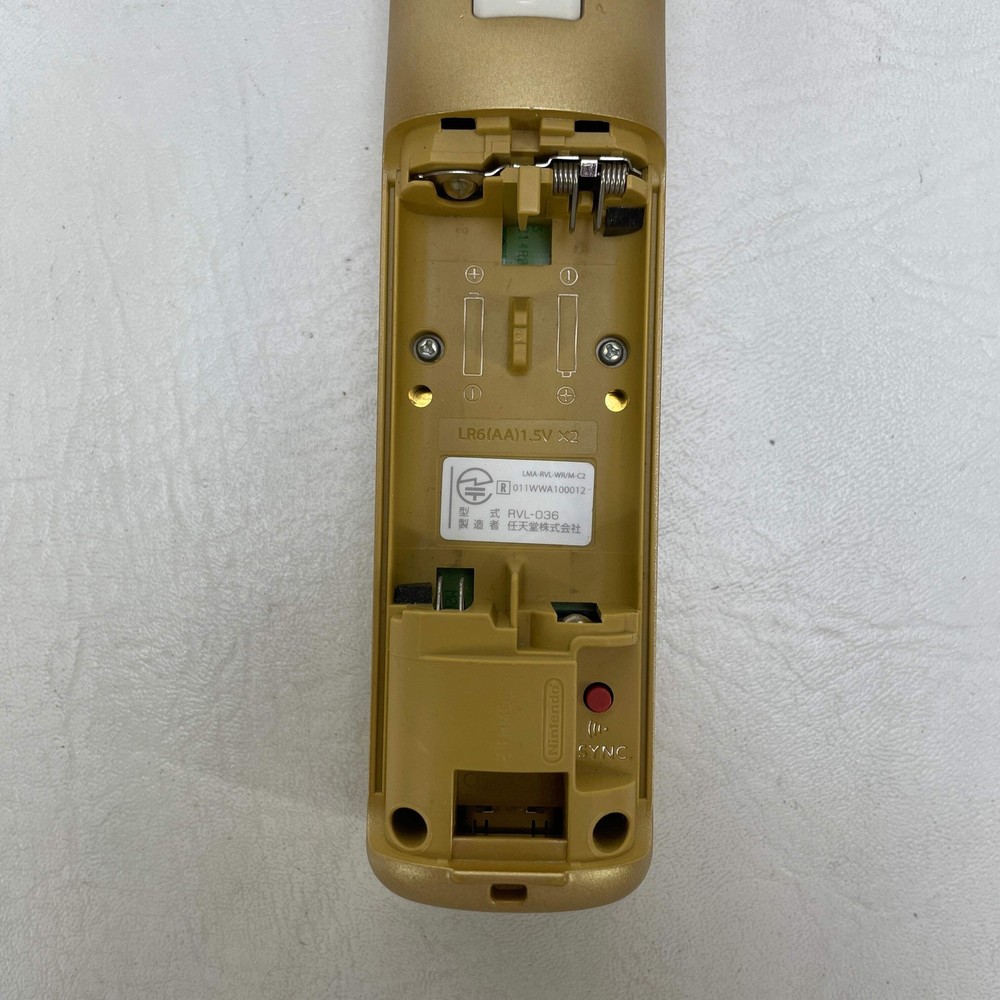 Nintendo Wii Remote Controller RVL-036 Gold