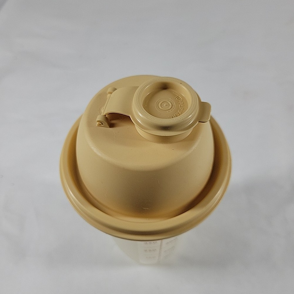 Vintage Tupperware Quick Shake Bottle Blender Cup Mixer Flip Top Insert 844-3