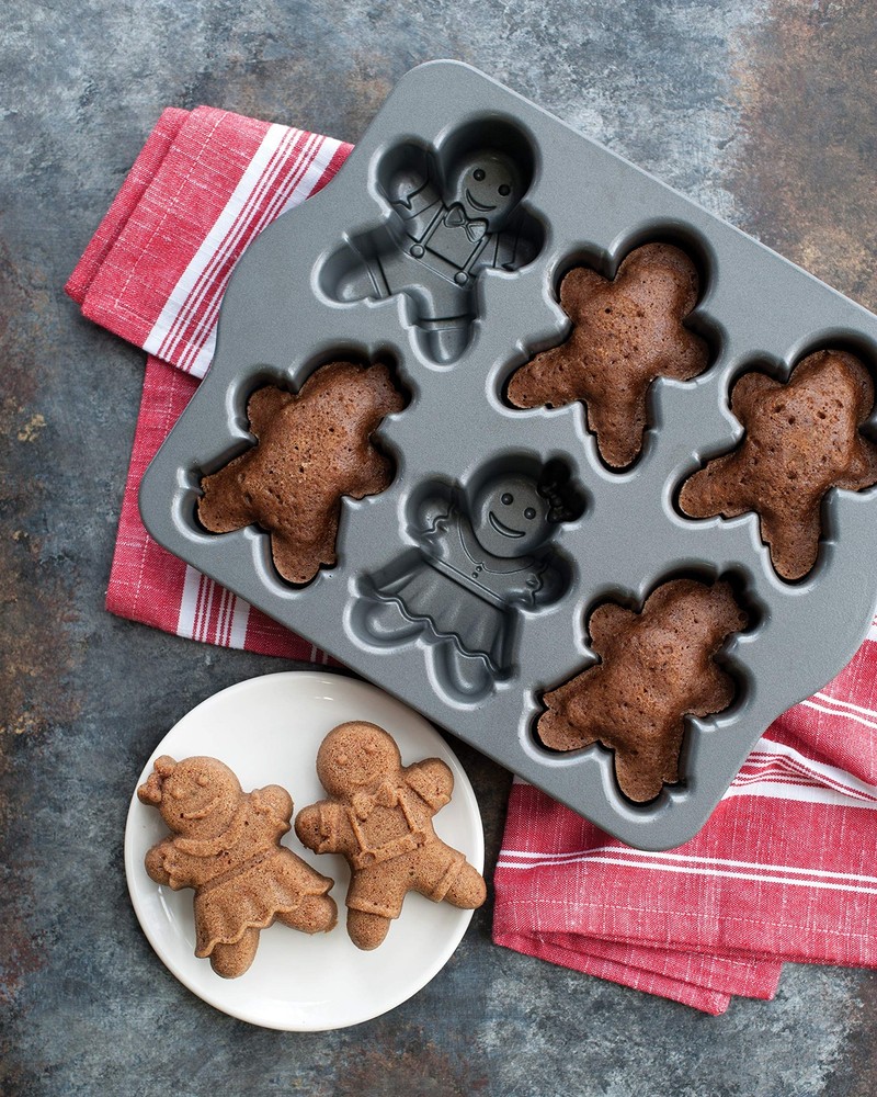 Nordic Ware Gingerbread Kids Cakelet Pan