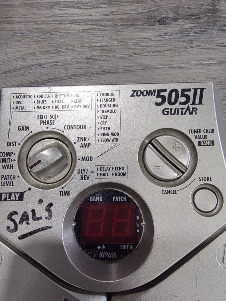 Zoom 505II Guitar Multi Effects Processor Pedal Works Great