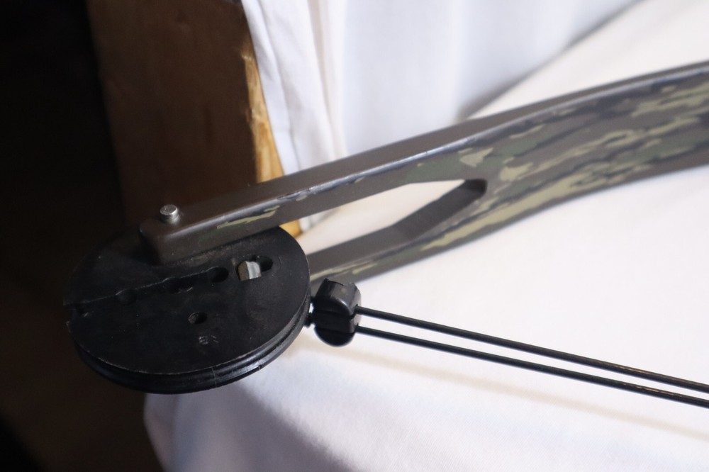 ROBINHOOD PHOENIX COMPOUND BOW (CAMOUFLAGE) ~