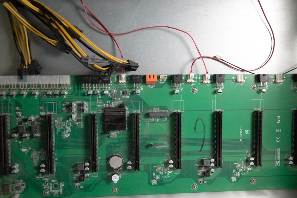 8 GPU Crypto Mining Rig 2000W PSU No GPUs Closed Case Intel Processor 4GB RAM