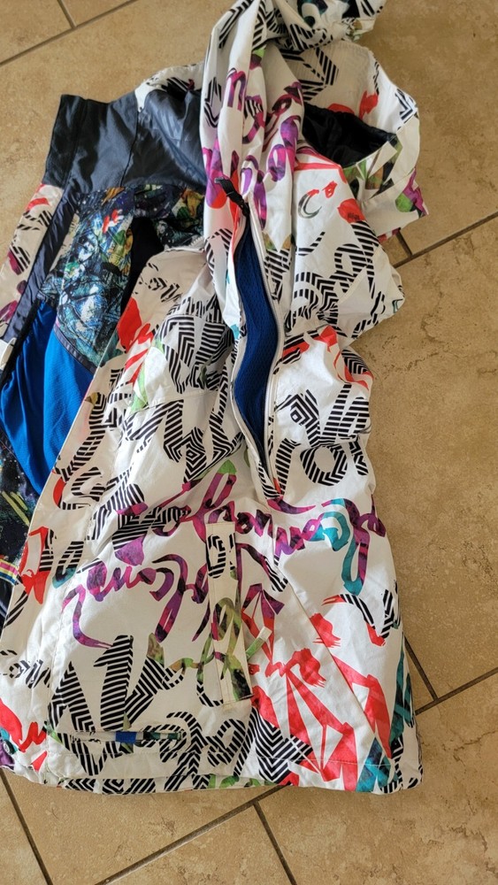 Volcom/Brian Head Women’s Snowboard/Ski Jacket Cremini Script. Small