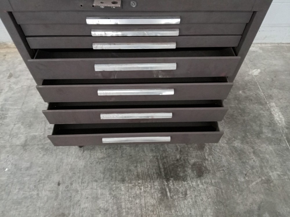 MEKENS 8 DRAWER ROLL AROUND TOOL BOX ***NO KEY***