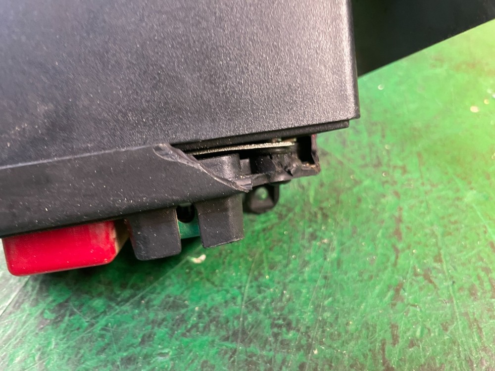 CRACKED FRONT - Duracraft D35510 Table Saw On/Off Switch