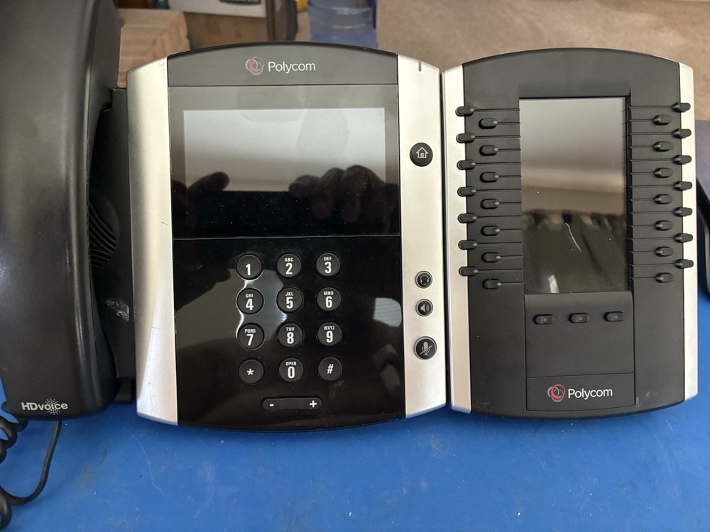 POLYCOM VVX 400 MEDIA PHONE SYSTEM W/18 MORE UNITS AND OPERATOR BASE
