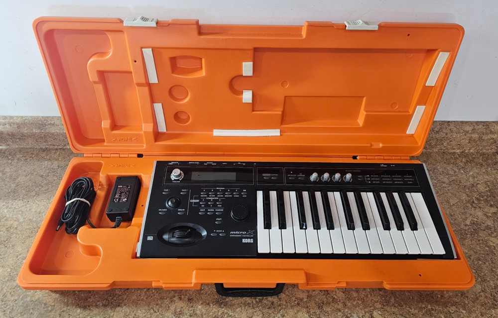 Korg Micro X 25-Key Synthesizer Keyboard Pre-owned w/ Case + Power Cable