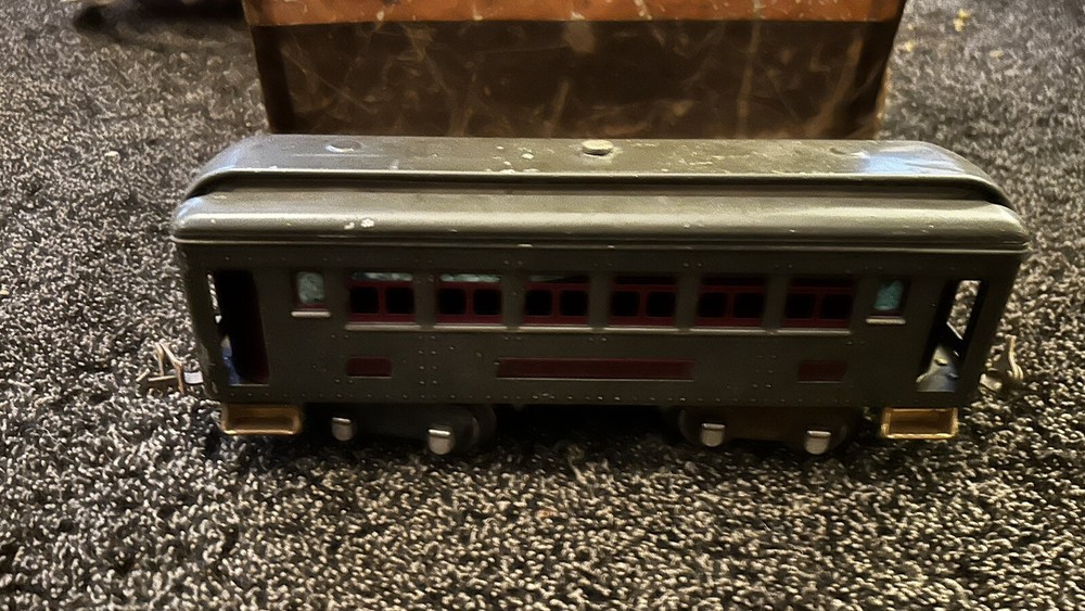 Lionel O- Gauge Train Set 281 engine NYC Observation Pullman W/ Box