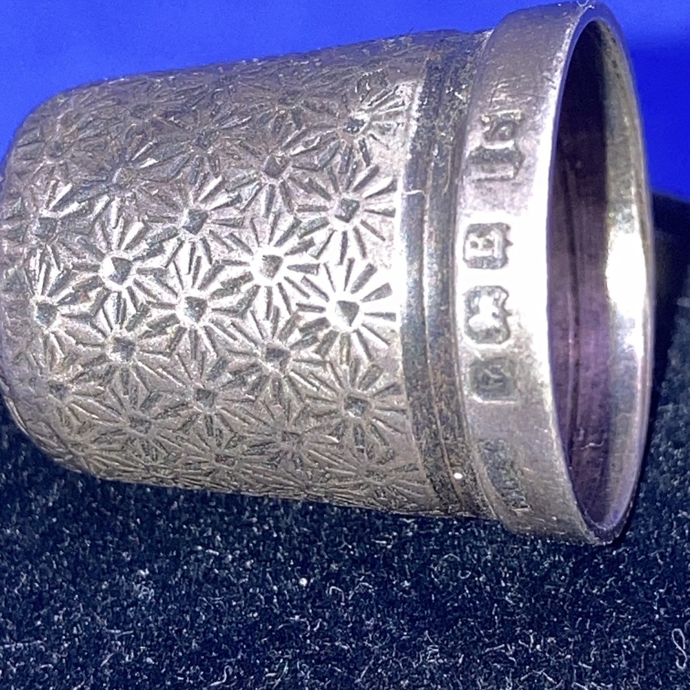 Solid Silver Hallmarked Thimble By Henry Griffiths & Son (3250)