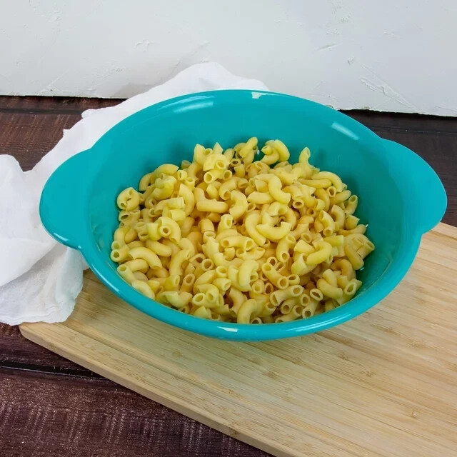 Colander 4 Quart Teal Polypropylene Plastic dishwasher safe strainer