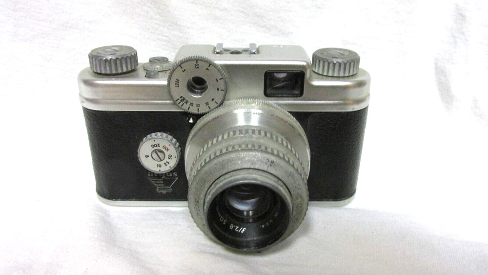 VINTAGE 1950s ARGUS C- FOUR CAMERA