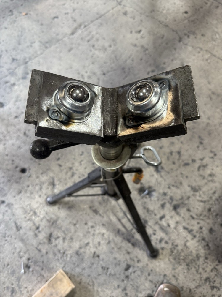 Clamp On V Head Jack Stand Roller Set