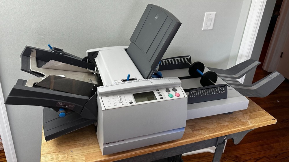Pitney Bowes DF900 OfficeRight Folding Machine