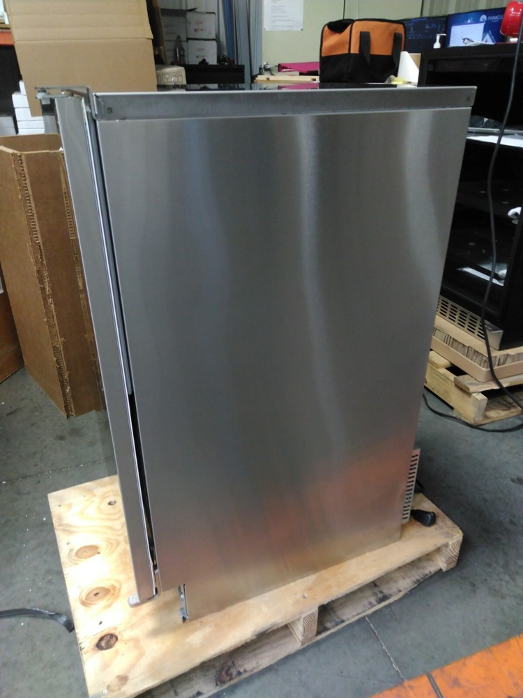 H50IMW Perlick 15" Clear Ice Maker, Panel Ready Solid Door M11364K