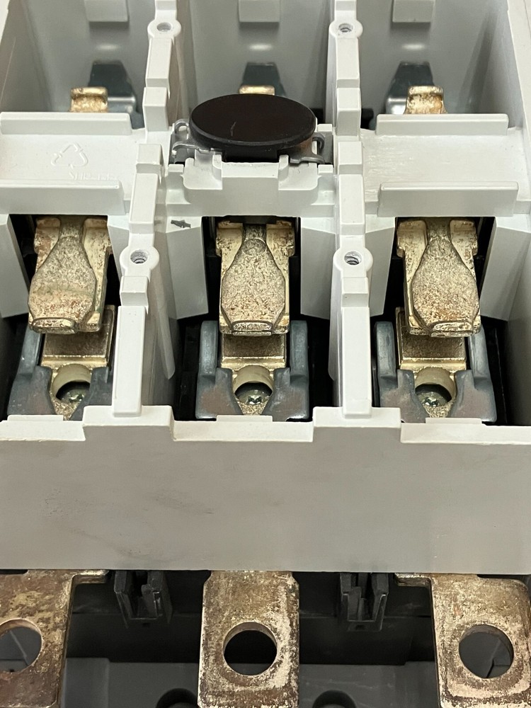 MOELLER DIL MC185S CONTACTOR 220-240VAC COIL