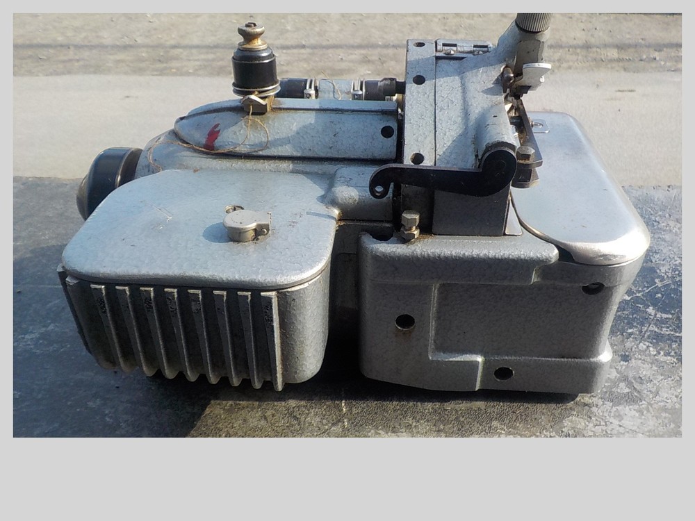 Industrial Sewing Machine Singer 460K72 three thread overlock