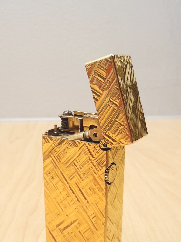 Dunhill Gold Florentine Pattern Lighter Vintage
