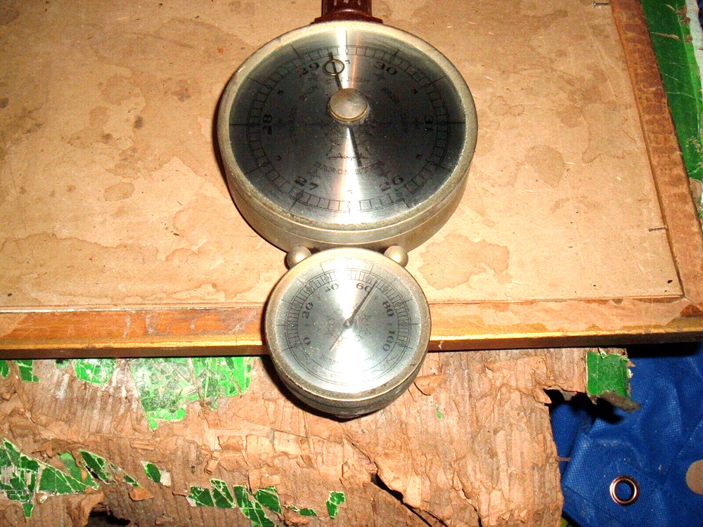 Vintage AIRGUIDE BAROMETER TEMP Banjo Weather Station Eagle Top