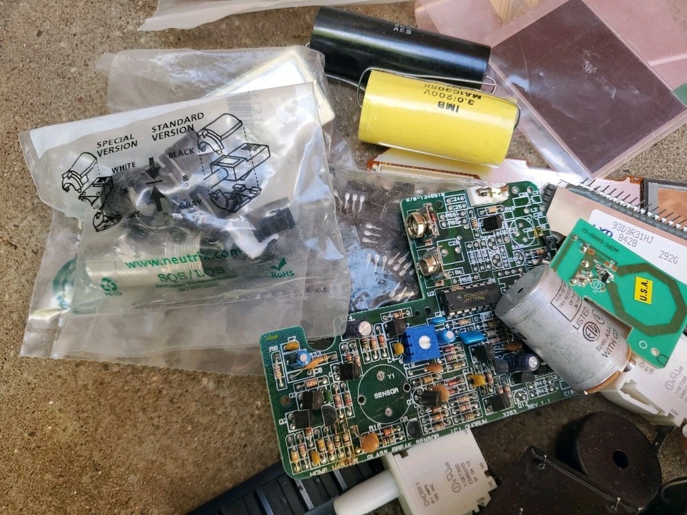 Electronic Parts Lot