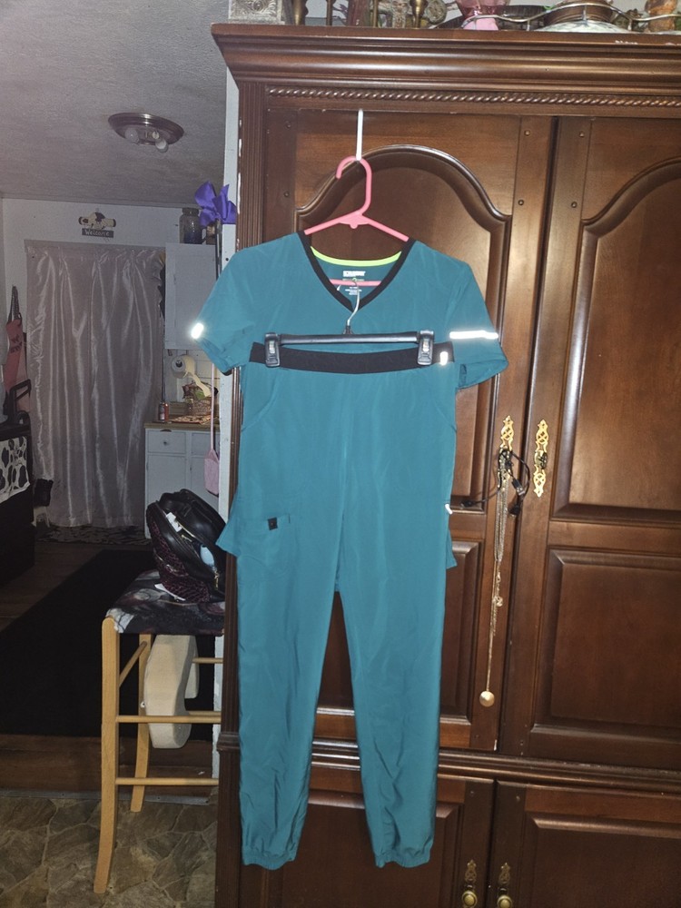 Scrub Star Xs Green Scrub Set.