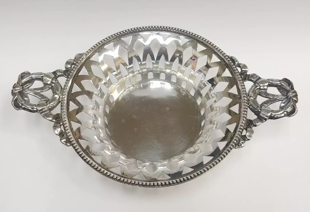 Vintage 800 Silver Small Dish with Wreath Handles