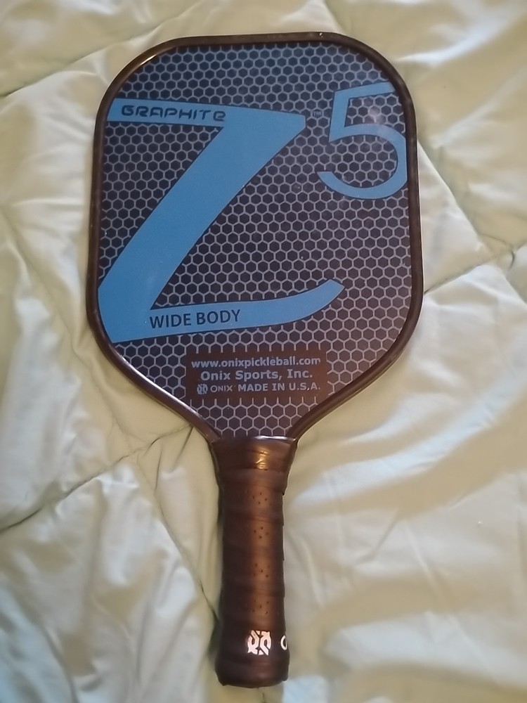 ONIX Graphite Z5 Graphite Pickleball Paddle Wide Body