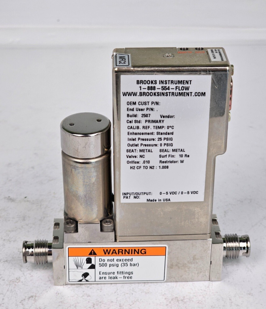 Brooks Instrument mass flow controller MFC SLA7950S1EGG1D2A1 H2 3 SLPM