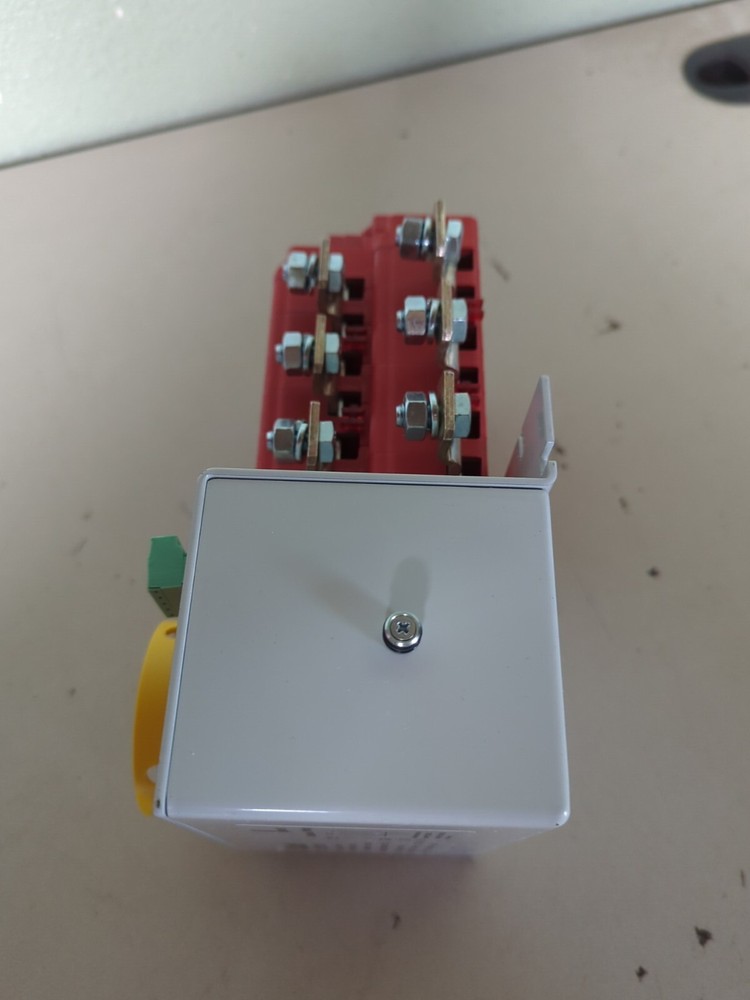 GAVE Y221DB101 Y Series Motorized Changeover Transfer Switch