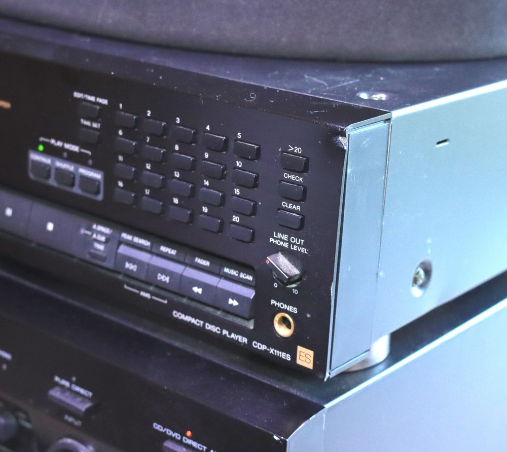 Sony CDP X111ES High Density Digital Sync CD player Rare Fully Tested , Works