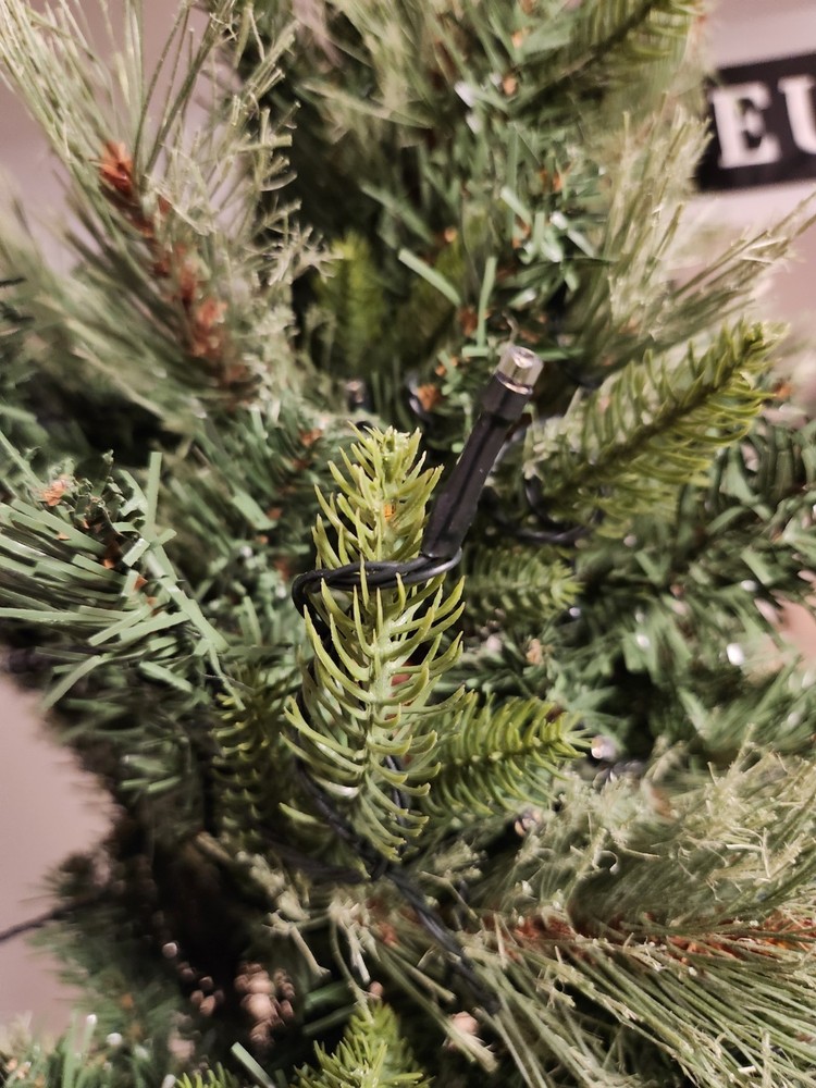 Artificial Prelit Christmas Tree WORKS